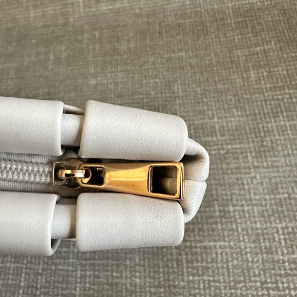 Remi and Reid LINDY WOVEN CELLPHONE OFF-WHITE (straps not included) crossbody - Picture 4 of 13